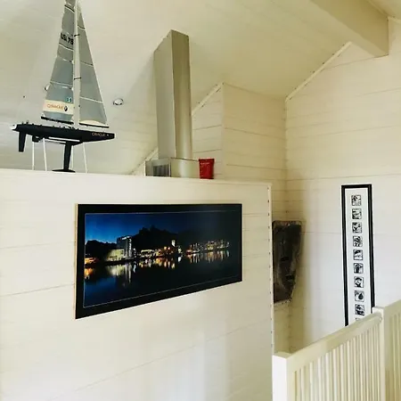 Svinøya, Hyggelig Svolvær