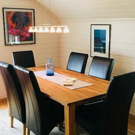 Svinoya, Hyggelig Lägenhet