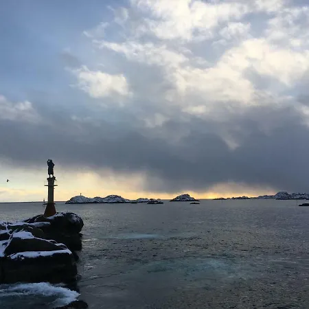 Svinoya, Hyggelig Svolvær
